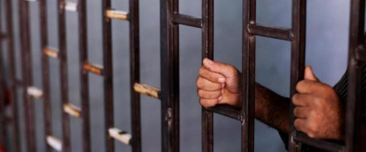 30 معتقلًا إداريًا يضربون عن الطعام يوم 25 أيلول