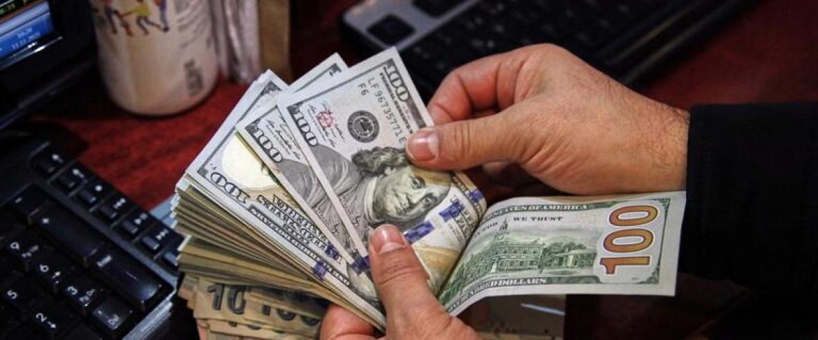 انخفاض سعر الدولار مقابل الشيكل
