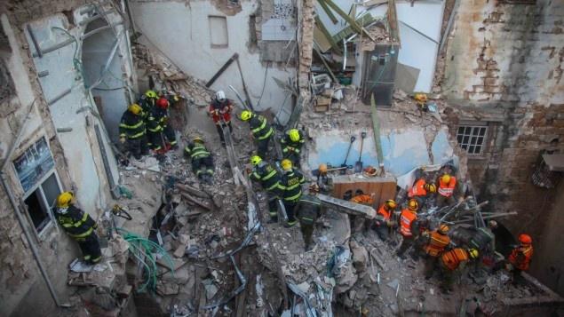 مصرع خمسة فلسطينيين اثر انفجار اسطوانة غاز وانهيار مبنى بمدينة عكا