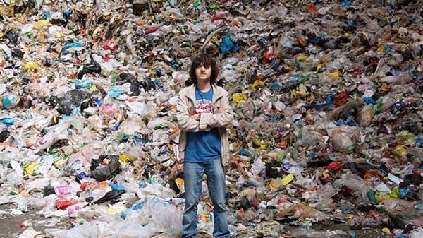 صور: شاب ياباني يفاجئ العالم بابتكار يجعل المحيط يُنظف نفسه