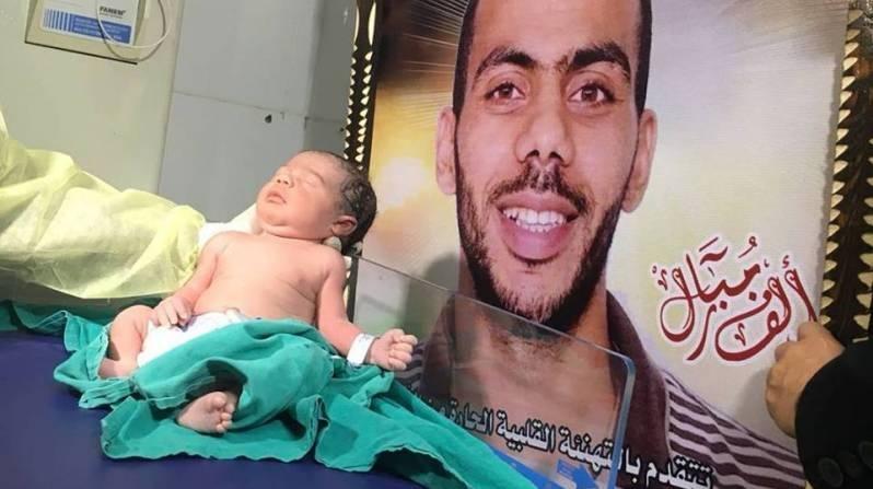 الأسير أيوب أبو كريم يُرزق بمولود عبر النطف المهربة