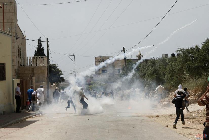 إصابة عدد من المواطنين بعد قمع الاحتلال الاعتصام الأسبوعي في رأس كركر غرب رام الله 