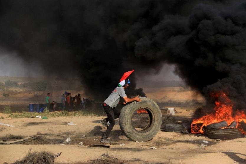 الاحتلال يُطور تقنية لتنقية أدخنة الإطارات المشتعلة على حدود غزة