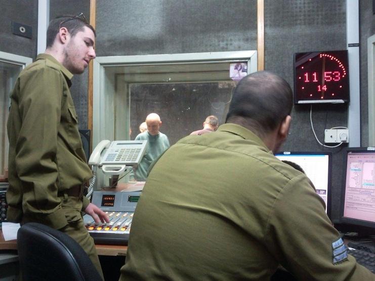 إذاعة الجيش الإسرائيلي تبدأ ببث برامجها من القدس
