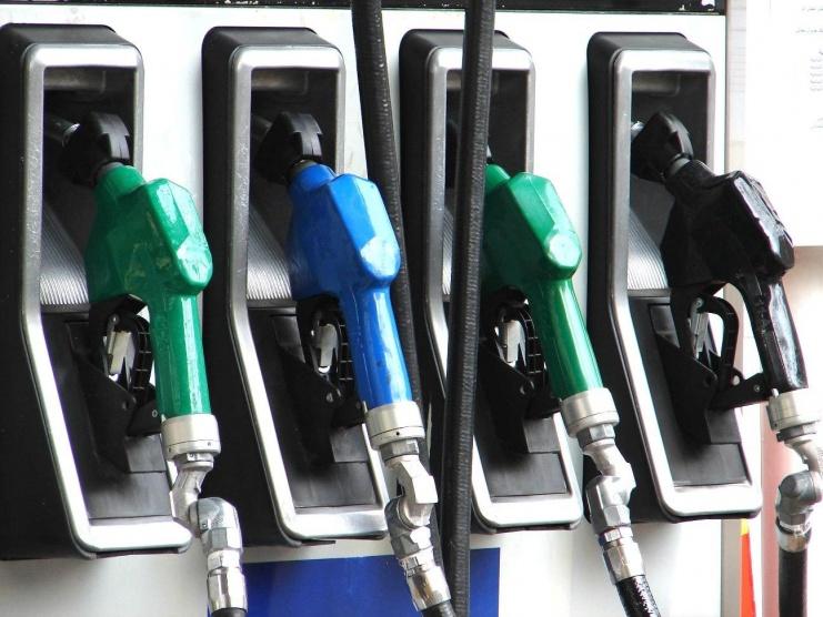 أسعار المحروقات والغاز للمستهلك بديسمبر المقبل