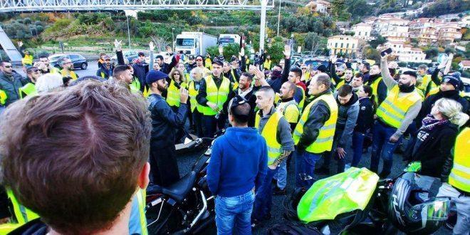 فرنسا: 1385 معتقلا باحتجاجات “السترات الصفراء”