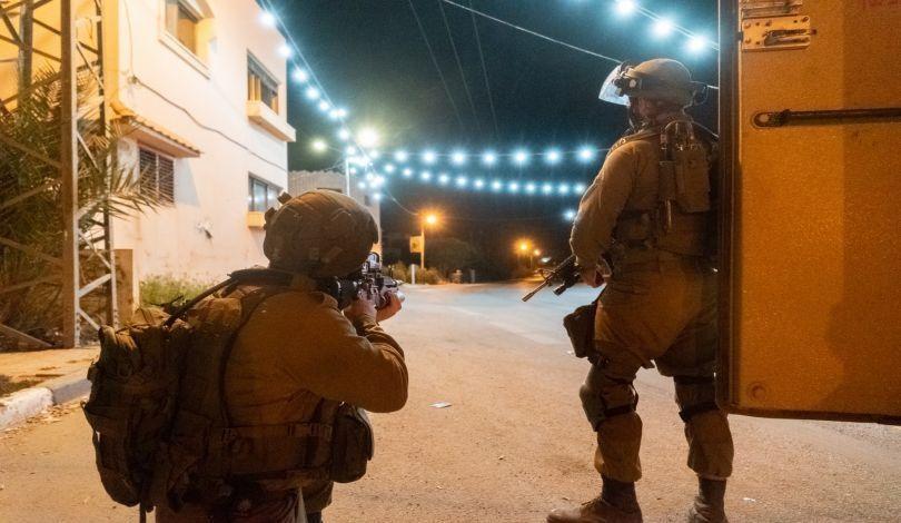الاحتلال يطلق النار على شاب بدعوى  تنفيذه عملية طعن بالقرب من ( شافيه شمرون) في نابلس