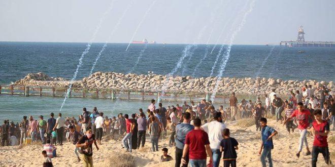 قوات الاحتلال تستهدف المشاركين بفعاليات المسير البحري في غزة