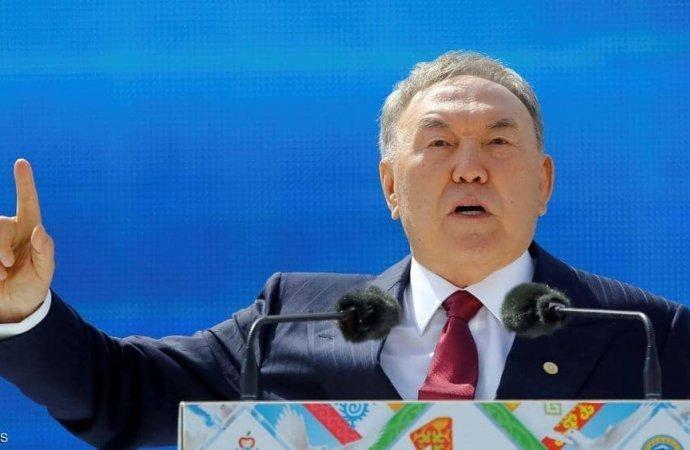 رئيس كازاخستان يستقيل عبر التلفزيون الرسمي