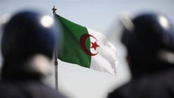 إقالة مدير المخابرات في الجزائر وإلحاق المديرية بوزارة الدفاع