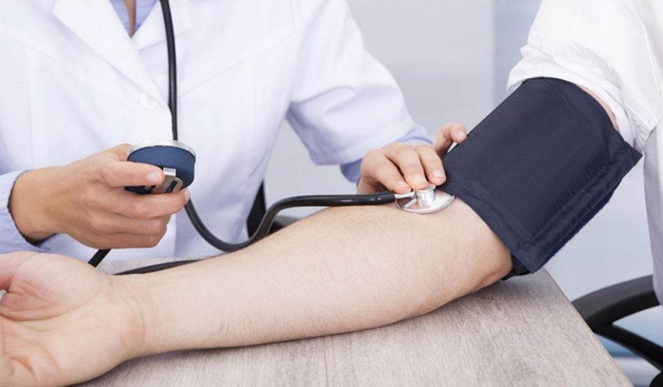 ماذا يعني ارتفاع ضغط الدم عند زيارة الطبيب؟