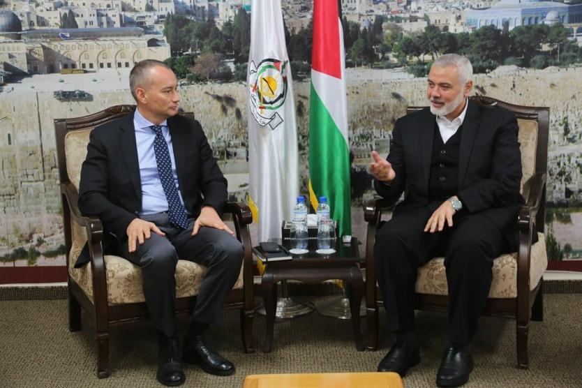 ميلادنيوف يجتمع بقيادة حماس في غزة