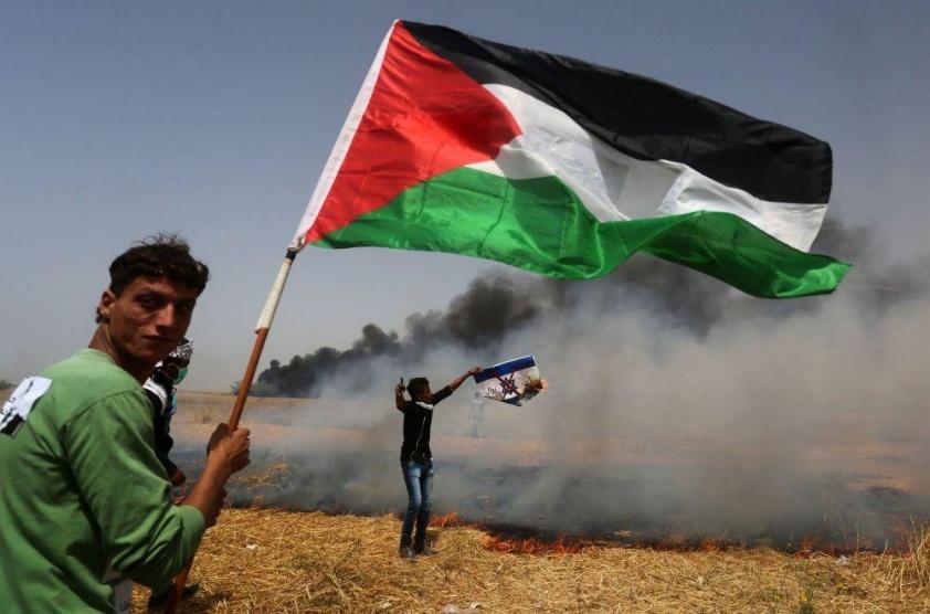 الفلسطينيون يستعدون لجمعة (حرق العلم )