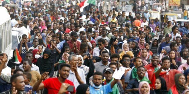 مقتل 4 سودانيين في إطلاق رصاص على متظاهرين