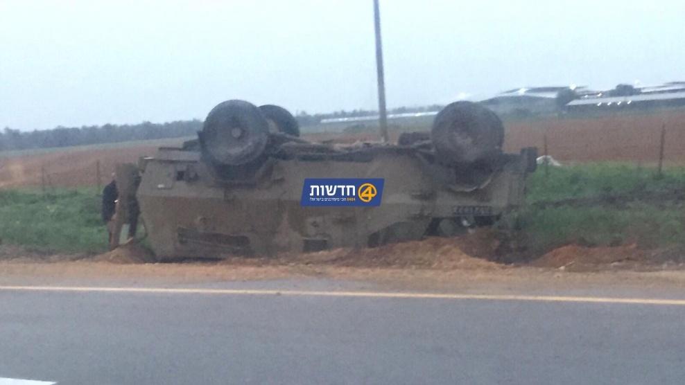 اصابة 3 جنود اثر انقلاب مركبة عسكرية اسرائيلية