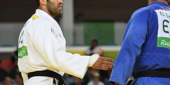 لاعب جودو مصري يرفض مصافحة نظيره الإسرائيلي