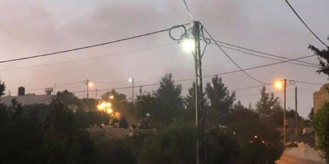 الاحتلال يهدم منزلا وغرفتين زراعيتين ويدمر أسوارا  في الفولجة غرب بيت لحم