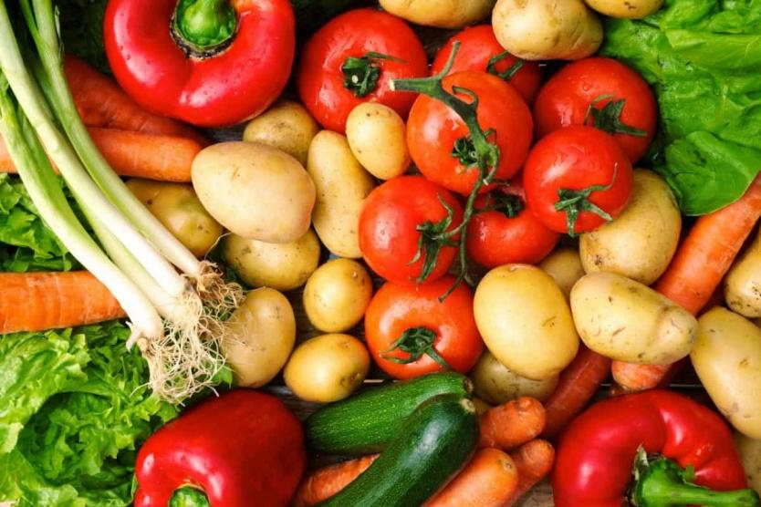 ما خطورة الخضروات النيئة على الصحة؟