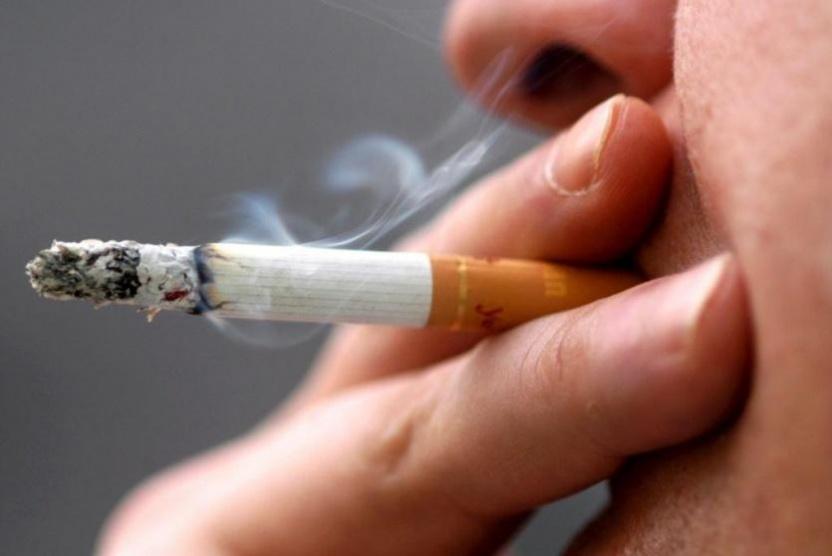 هل التدخين يجعلك أكثر عرضة للإصابة بفيروس كورونا؟
