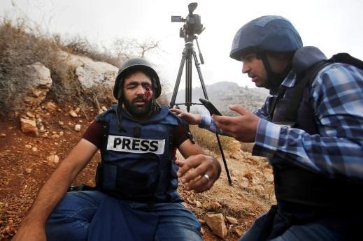الاحتلال يواصل انتهاكاته بحق الصحفيين الفلسطينين