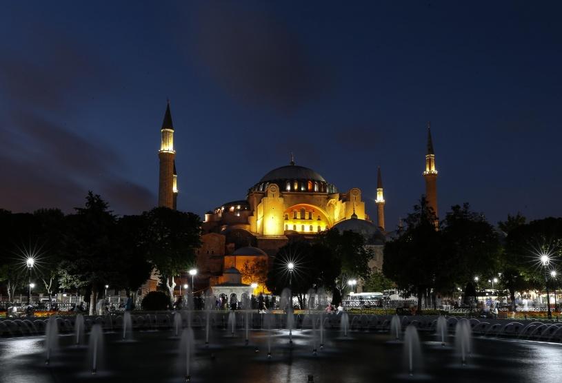 عودة آيا صوفيا مسجدا.. ردود فعل جديدة من القدس وبرلين وموسكو والفاتيكان ولوكسمبورغ