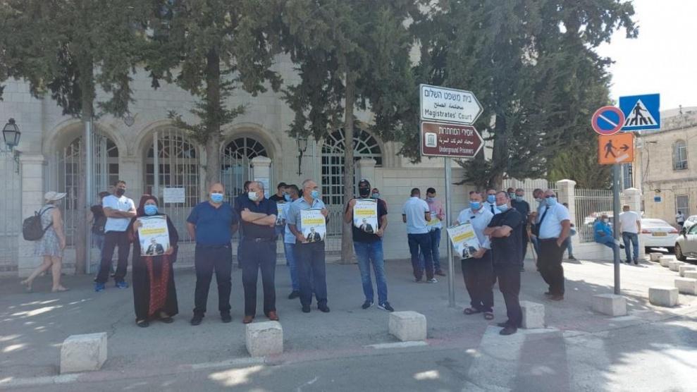 الاحتلال يخلي سبيل نائب محافظ القدس ويحتجز شخصيات من فتح
