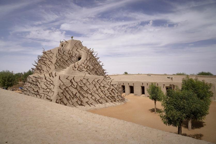 اليونسكو سترمم تراث موقع باندياغارا المتضرر في مالي