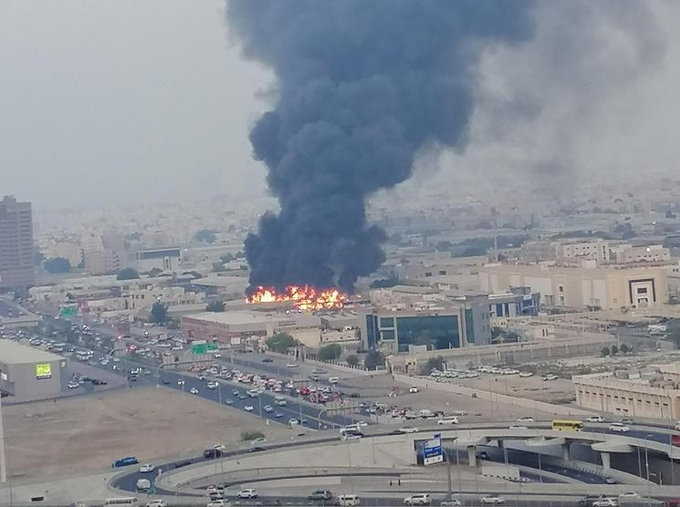 الإمارات.. حريق هائل في سوق شعبي بإمارة عجمان