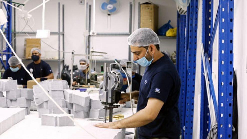 الخضري: مصانع غزة قلصت عملها إلى 20% من طاقتها الإنتاجية