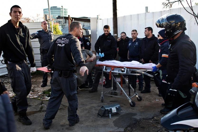 مقتل إسرائيلي متأثرًا بجراحه طعنًا قرب تل أبيب