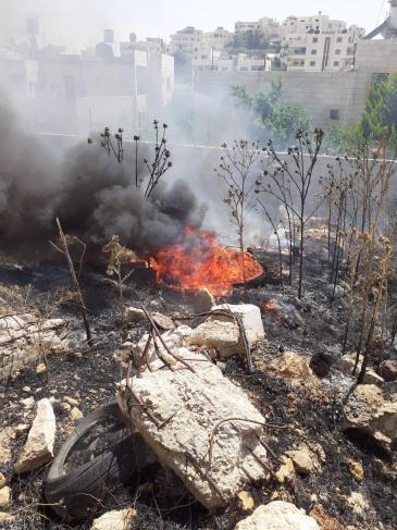 اندلاع حريق قرب الجدار بمدينة الخضر