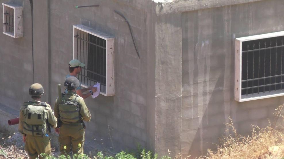 الاحتلال يخطر بوقف البناء في ثلاثة منازل مأهولة جنوب بيت لحم