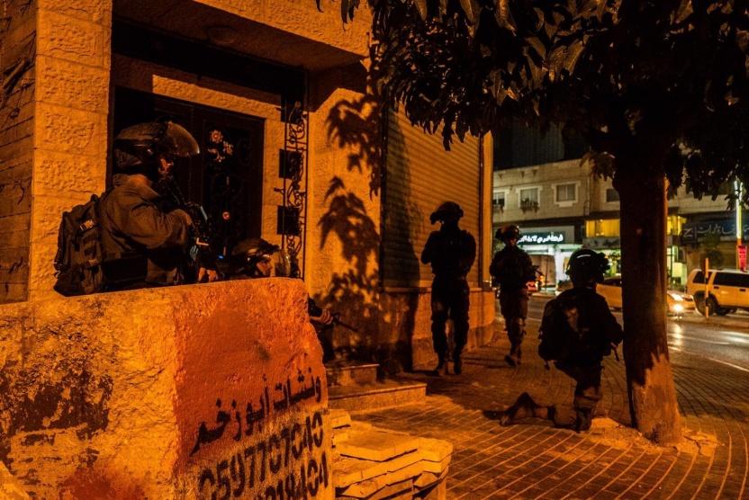 اعتقالات بمواجهات ومداهمات في القدس والضفة
