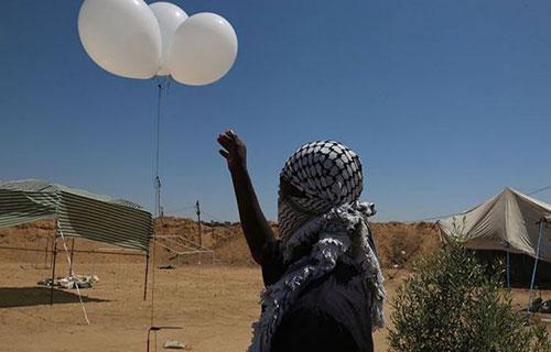 اطلاق بالونات حارقة على طول الحدود الشرقية لقطاع غزة