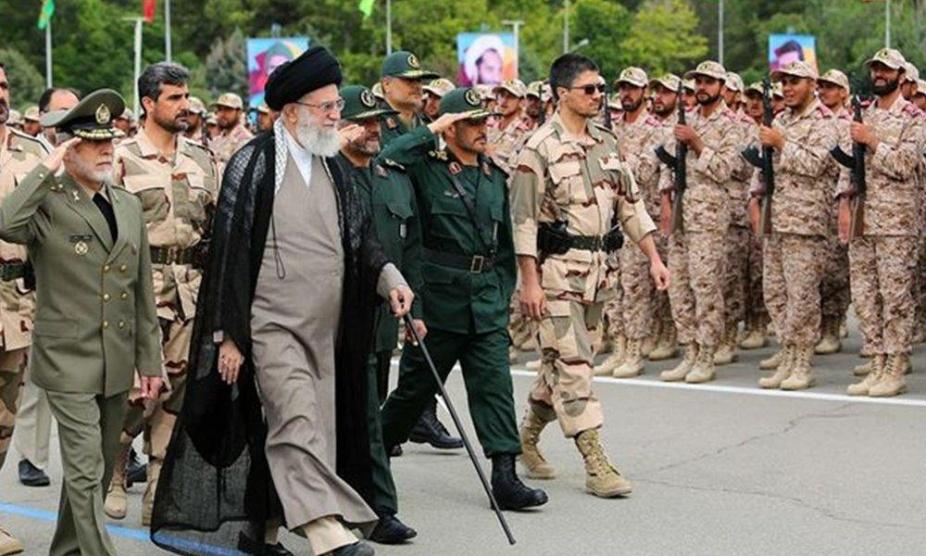  الجيش الإيراني يهدد 