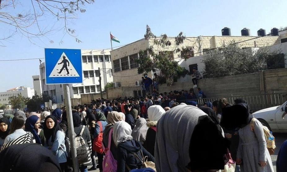 بيت لحم: طلبة التوجيهي يطالبون بحذف مواد من المنهاج