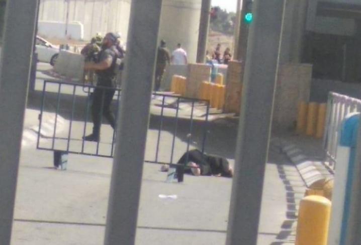 إطلاق النار على مواطنة فلسطينية قرب حاجز قلنديا