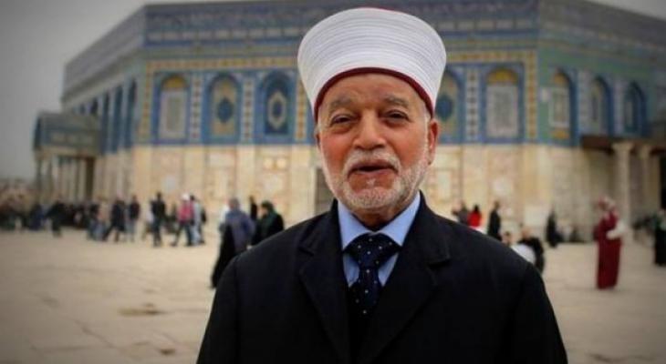 المفتي يدين اعتداء الاحتلال والمستوطنين على المساجد