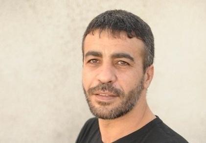 المعتقل أبو حميد يمر بمرحلة صحية حرجة: حركة أطرافه ضعيفة وأنبوبة الأكسجين تلازمه
