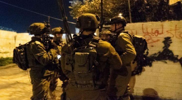 الاحتلال يعتقل 6 فلسطينيين من الضفة