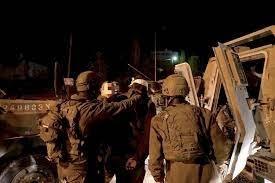 إصابة شابين برصاص الاحتلال واعتقال ثلاثة آخرين في بيت لحم