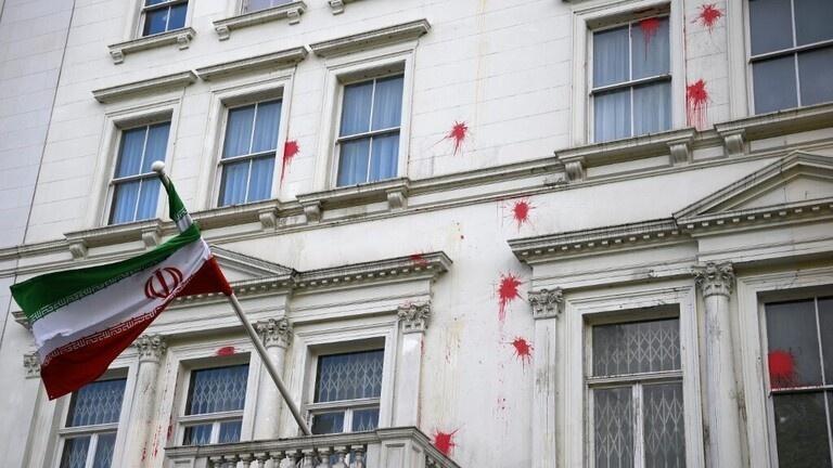 السفارة الإيرانية في لندن تعلن تعرضها لاعتداء