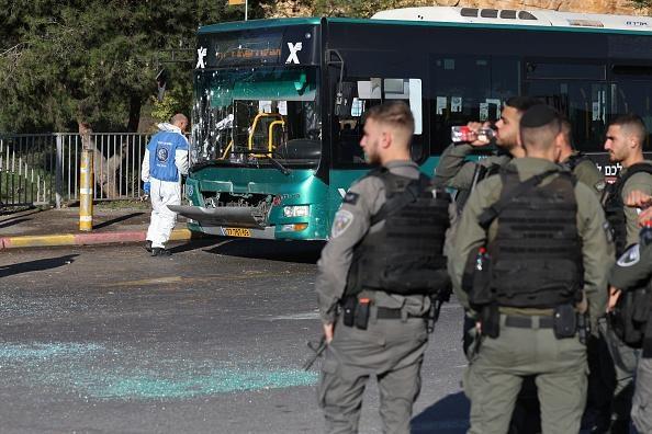 مقتل إسرائيلي وإصابة 19 آخرين في إنفجارين بالقدس المحتلة