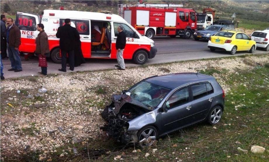 مصرع شخص وإصابة آخرين نتيجة حادث تصادم مركبتين على طريق نابلس