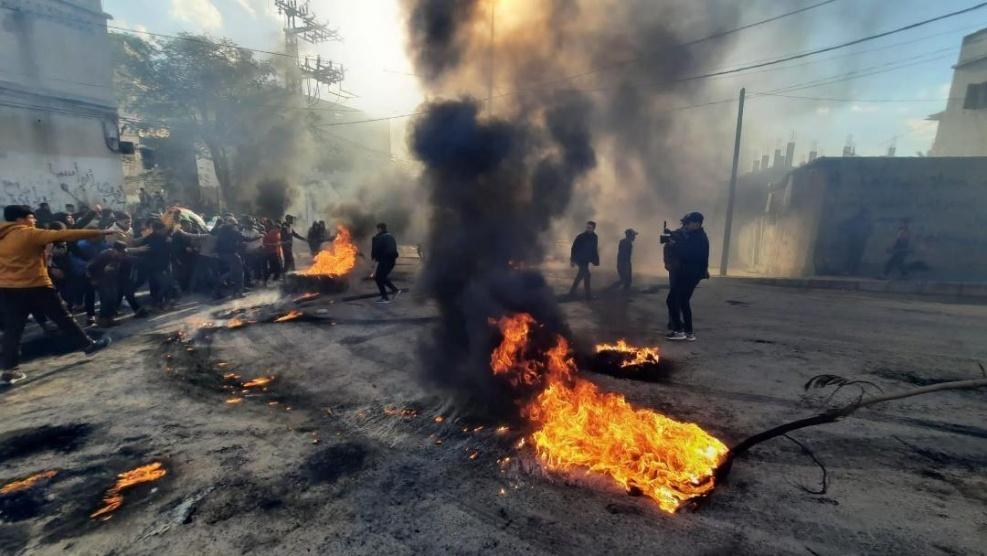 إضراب واحتجاجات في بلدة بيت لاهيا احتجاجًا على قرار حكومي