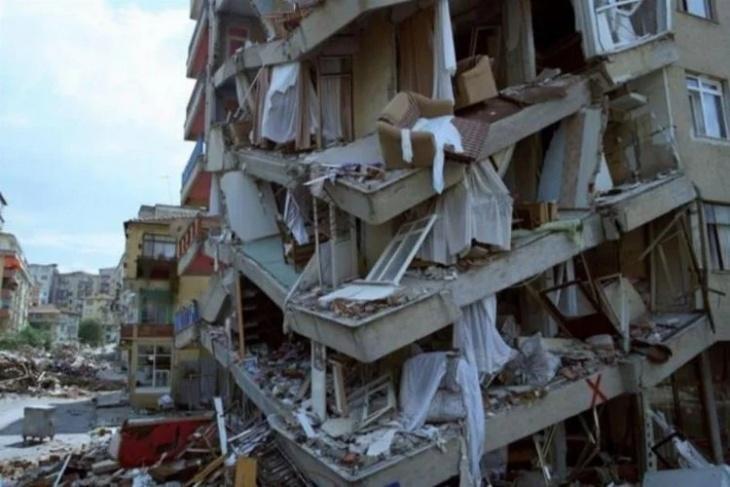 خبير إيطالي: زلزال تركيا أزاح البلاد 3 أمتار نحو الغرب