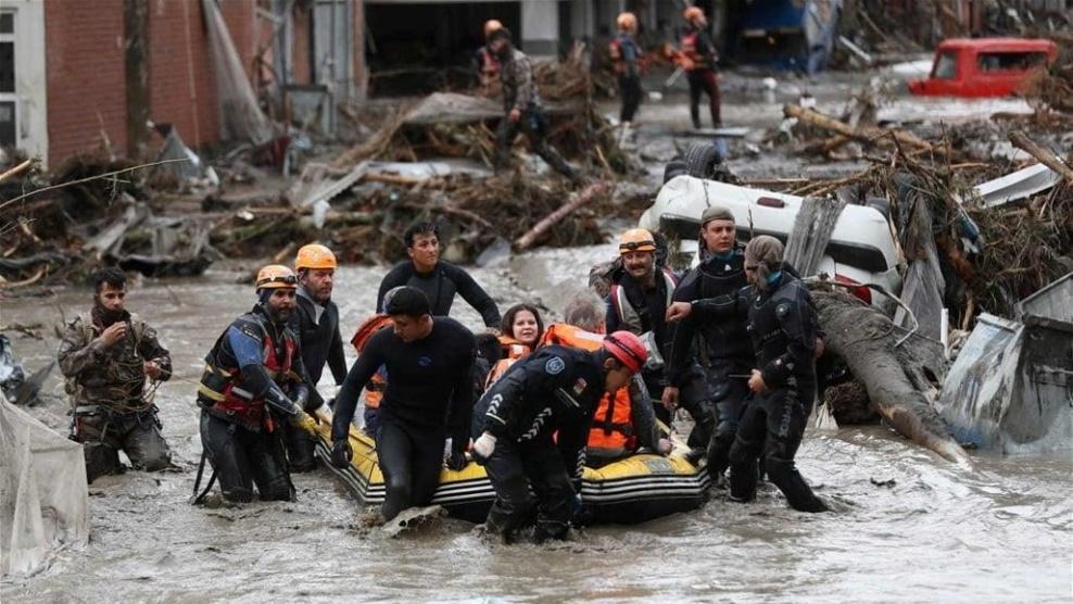 بعد الزلزال.. فيضانات مدمرة تجتاح جنوب تركيا وتوقع قتلى