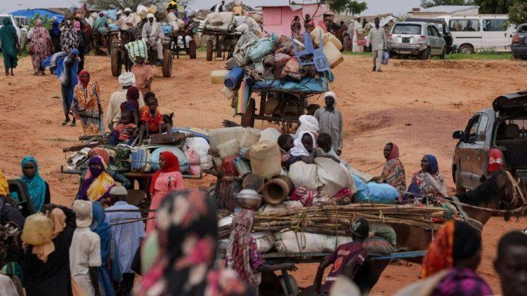 السودان يشهد أكبر موجات النزوح في العالم بعد عام من الحرب