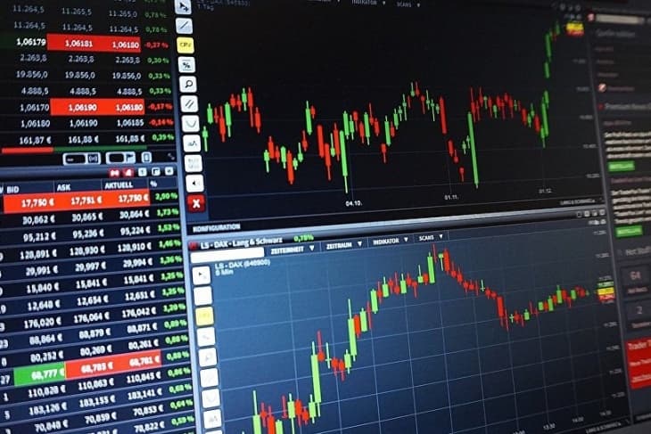 استهداف منشات نفطية في السعودية: سعر النفط يقفز إلى 110 دولارات للبرميل