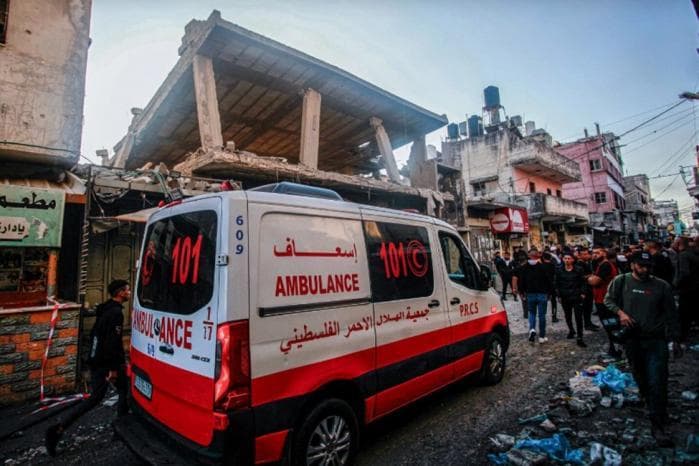 شهيد وعدة إصابات إثر قصف مسيرة للاحتلال مجموعة من المواطنين بمدينة غزة